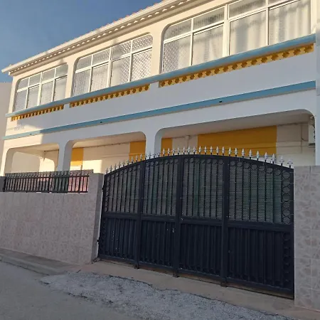 By R-tex Guest house Manta Rota